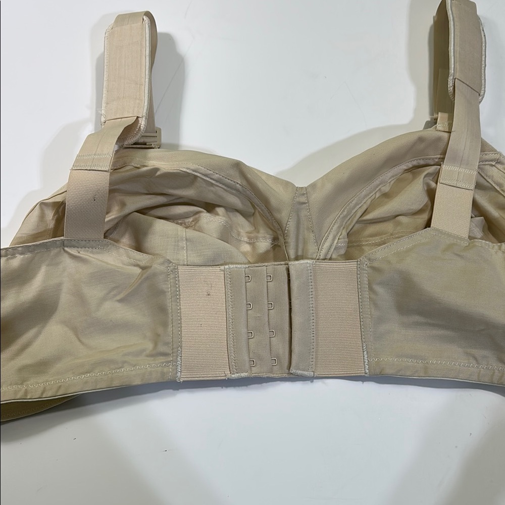 Cream T-Shirt Bra with Molded Cups and Adjustable Straps - Picture 9 of 16